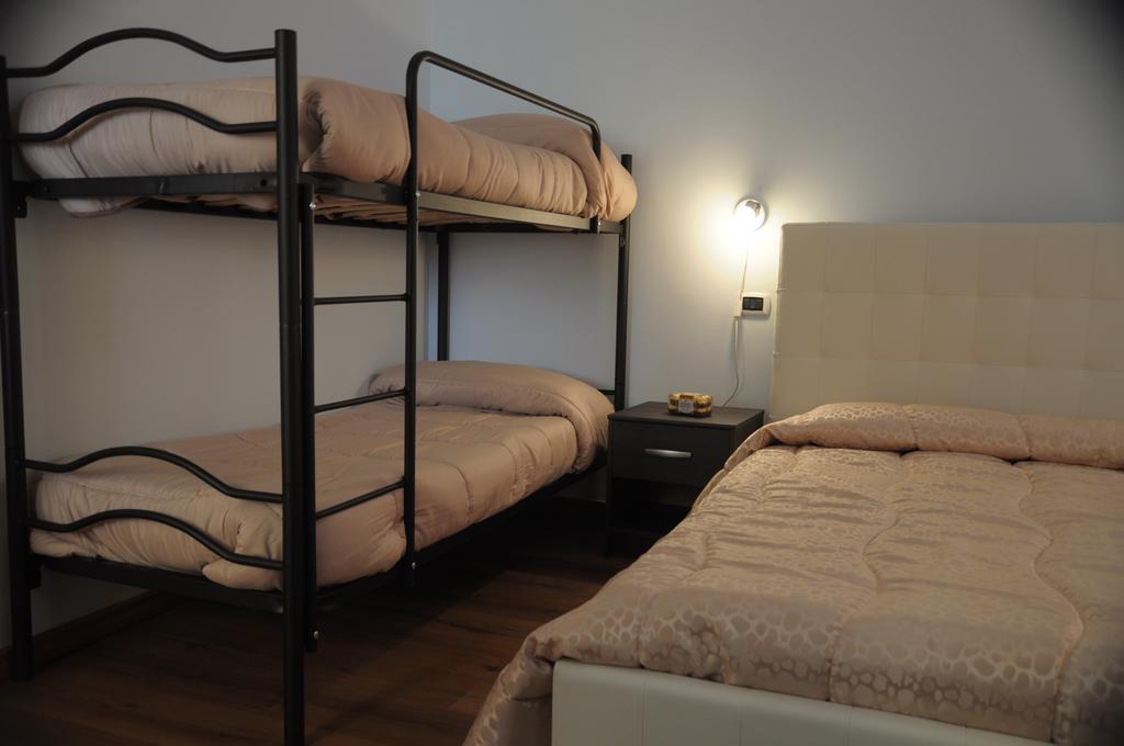 Hotel Oasi Puntese à Tremestieri Etneo Extérieur photo
