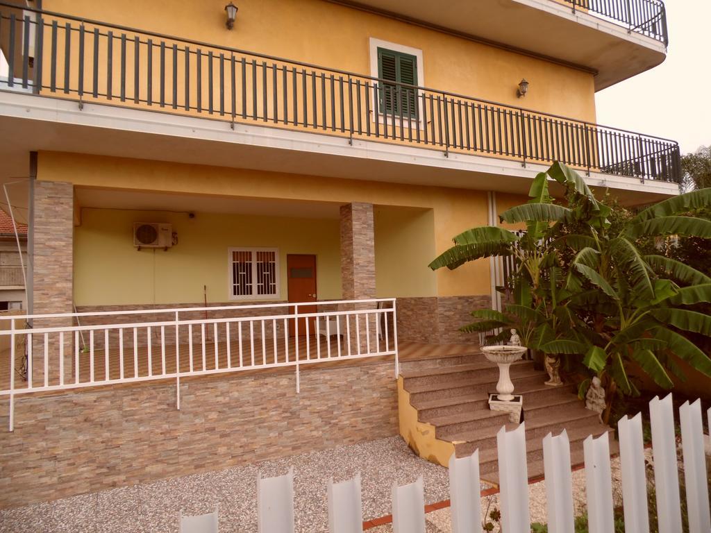 Hotel Oasi Puntese à Tremestieri Etneo Extérieur photo